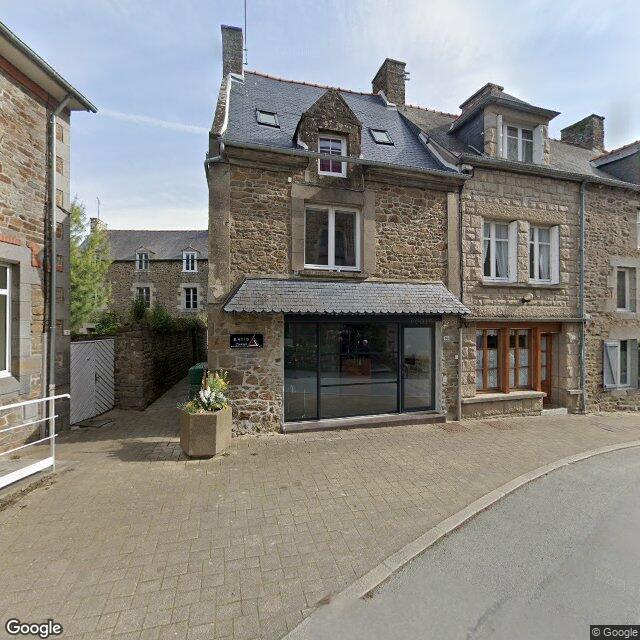 Toilette public — Pleudihen-sur-Rance