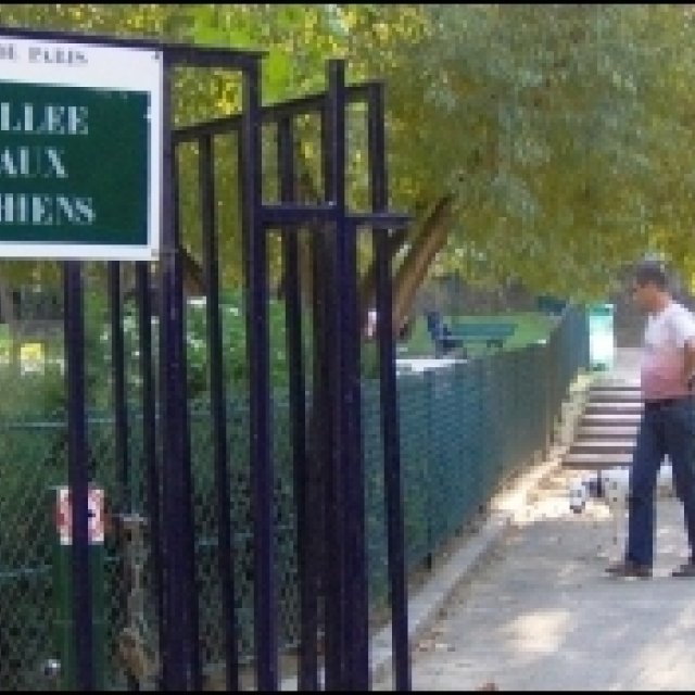 Allée aux chiens, Parc Geroges Brassens — Paris