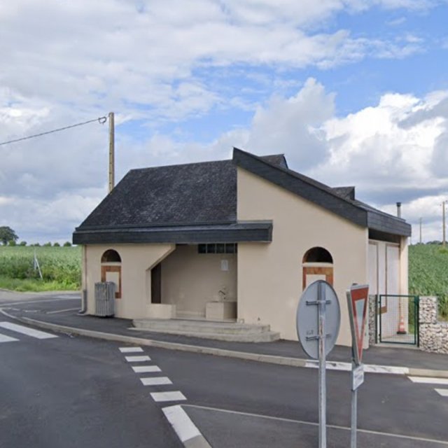 Aire des Chevries — Commer